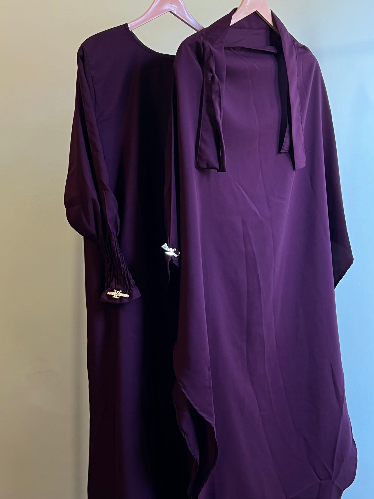 Soft Nida Snowy Abaya (Comfy Luxe)- Mehroon