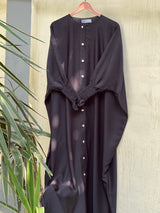 Rifle – Black (The effortless Button-Down Abayah 🌸)