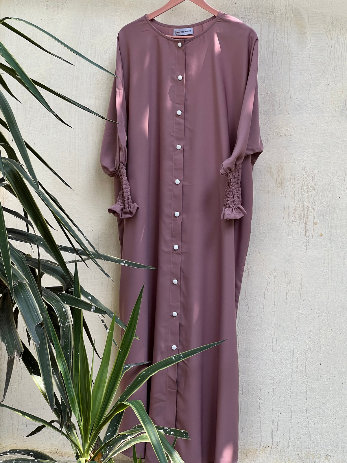 Rifle – T-Pink (The effortless Button-Down Abayah 🌸)
