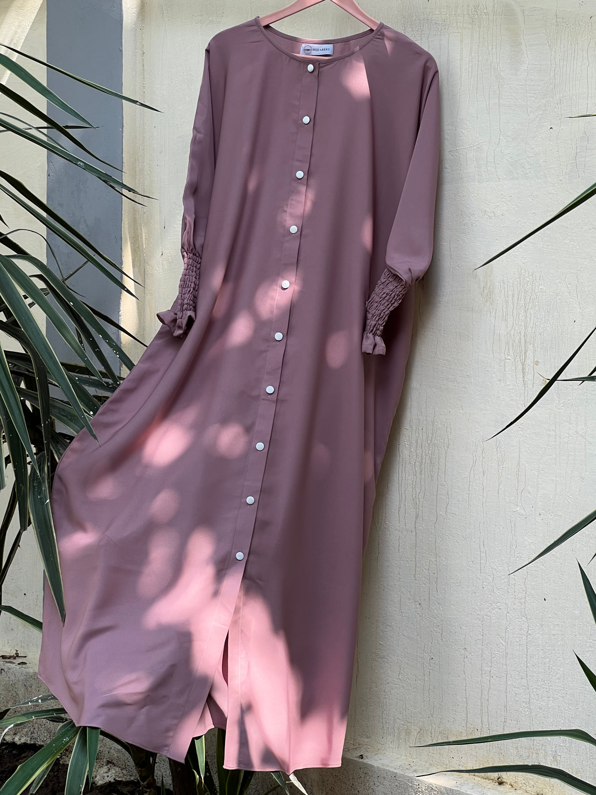 Rifle – T-Pink (The effortless Button-Down Abayah 🌸)
