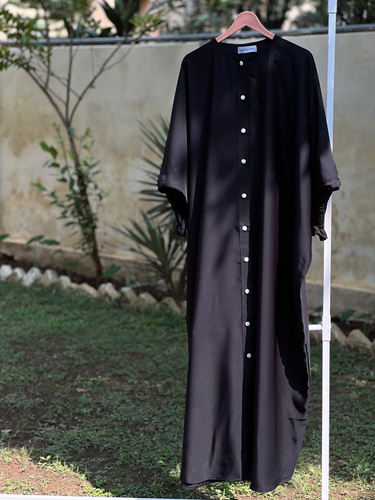 Rifle – Black (The effortless Button-Down Abayah 🌸)