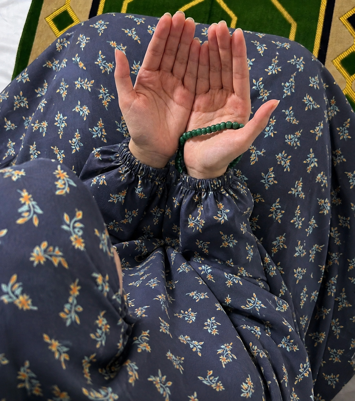 Printed Namaz Chadar with sleeves and Naqab- NC3369