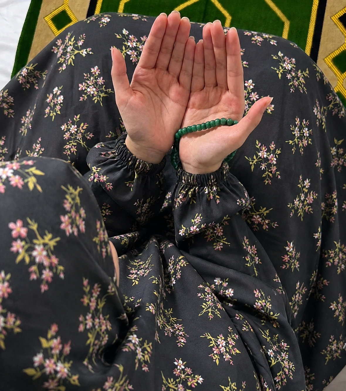 Printed Namaz Chadar with sleeves and Naqab- NC3372