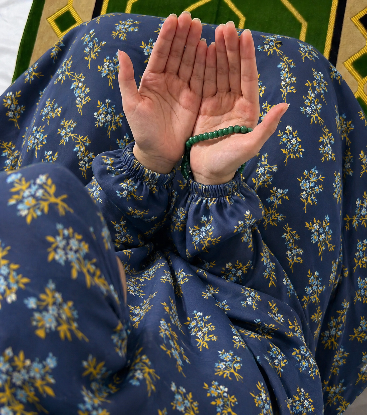 Printed Namaz Chadar with sleeves and Naqab- NC3373