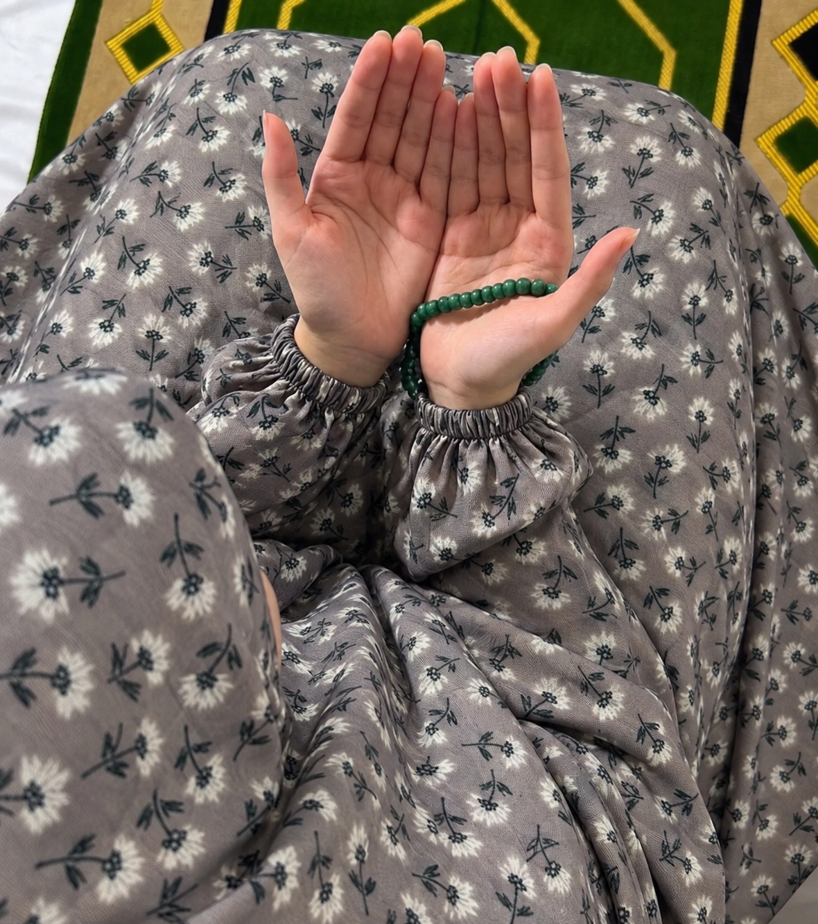 Printed Namaz Chadar with sleeves and Naqab- NC3396