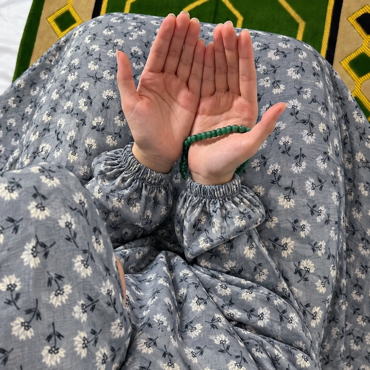 Printed Namaz Chadar with sleeves and Naqab- NC3404