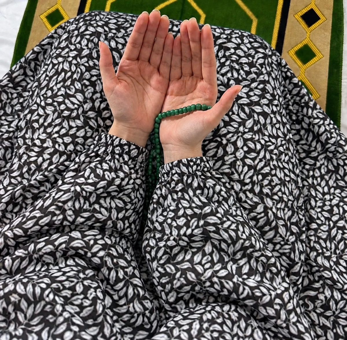Printed Namaz Chadar with sleeves and Naqab- NC3407