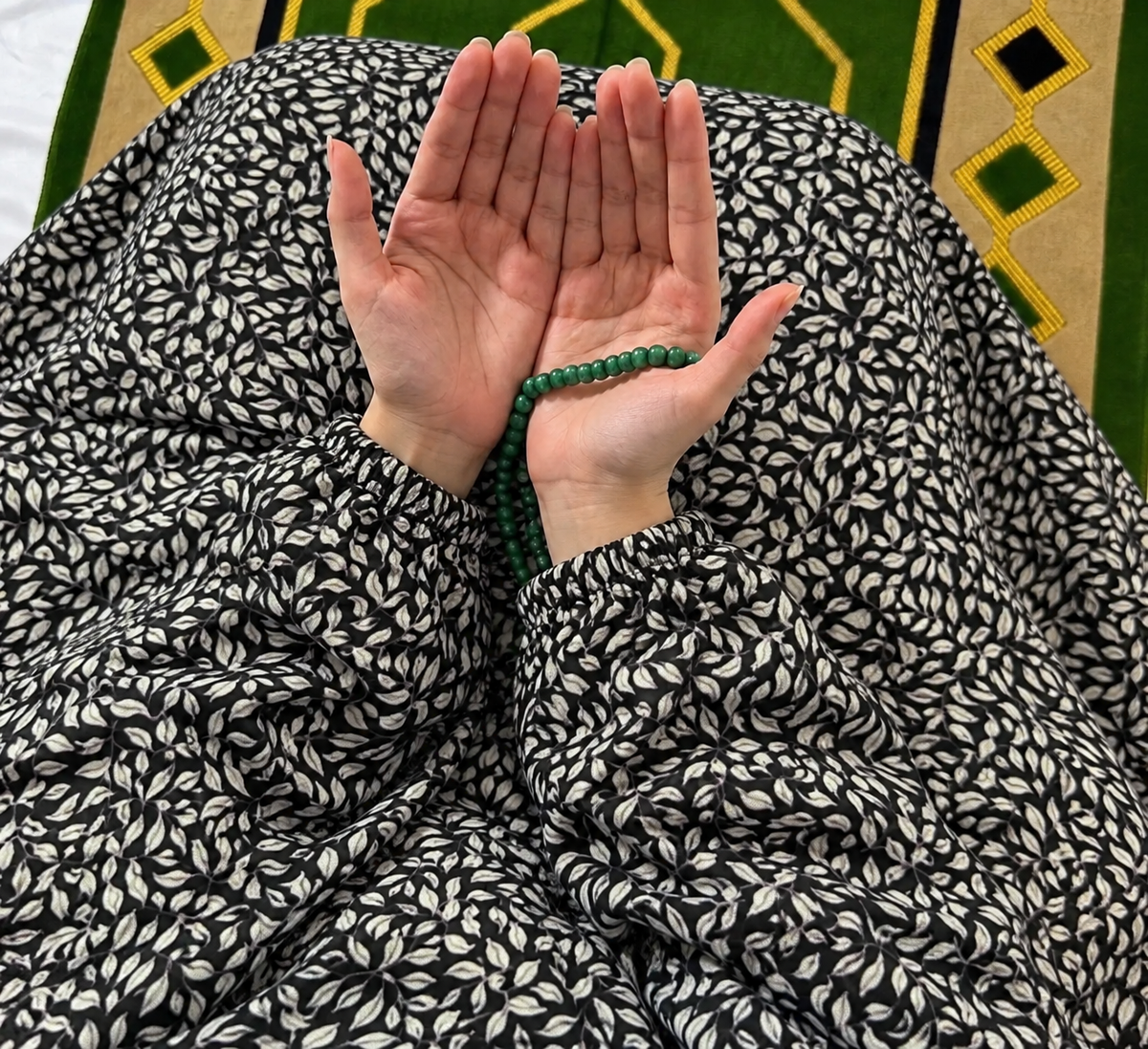 Printed Namaz Chadar with sleeves and Naqab- NC3410