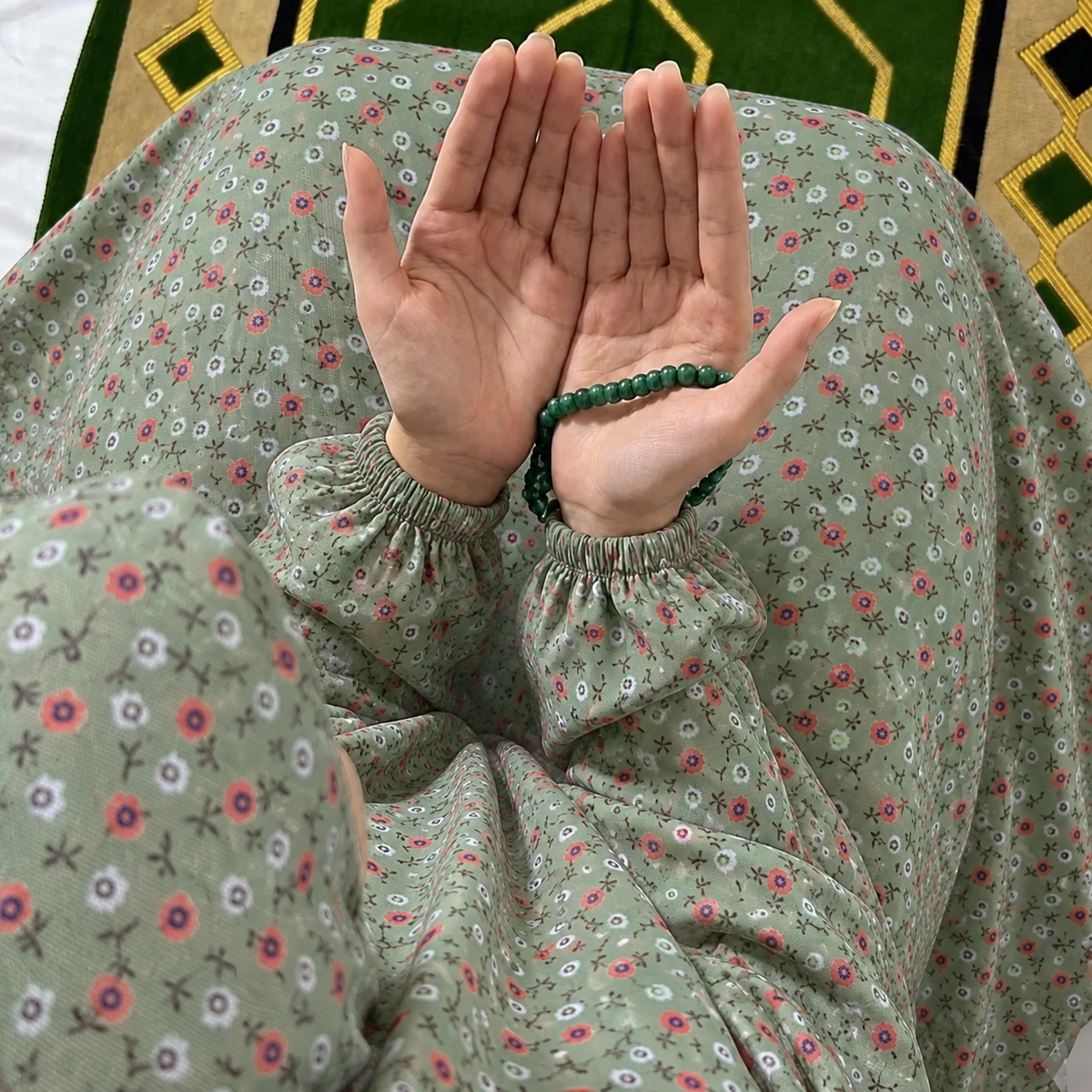 Printed Namaz Chadar with sleeves and Naqab- NC3415