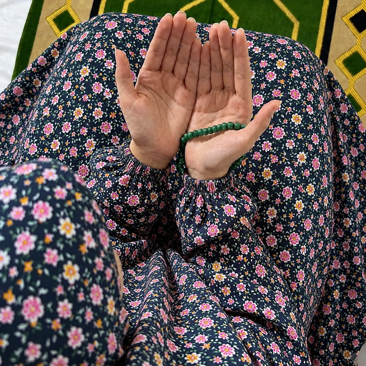 Printed Namaz Chadar with sleeves and Naqab- NC3458