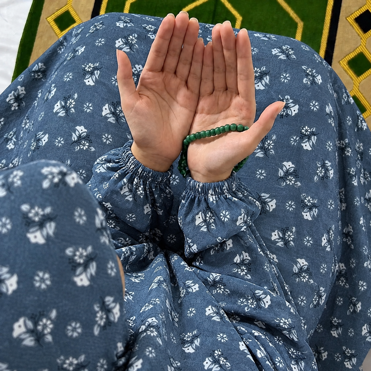Printed Namaz Chadar with sleeves and Naqab- NC3468