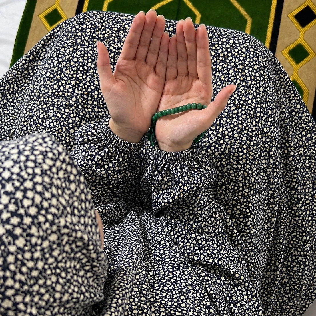 Printed Namaz Chadar with sleeves and Naqab- NC3376