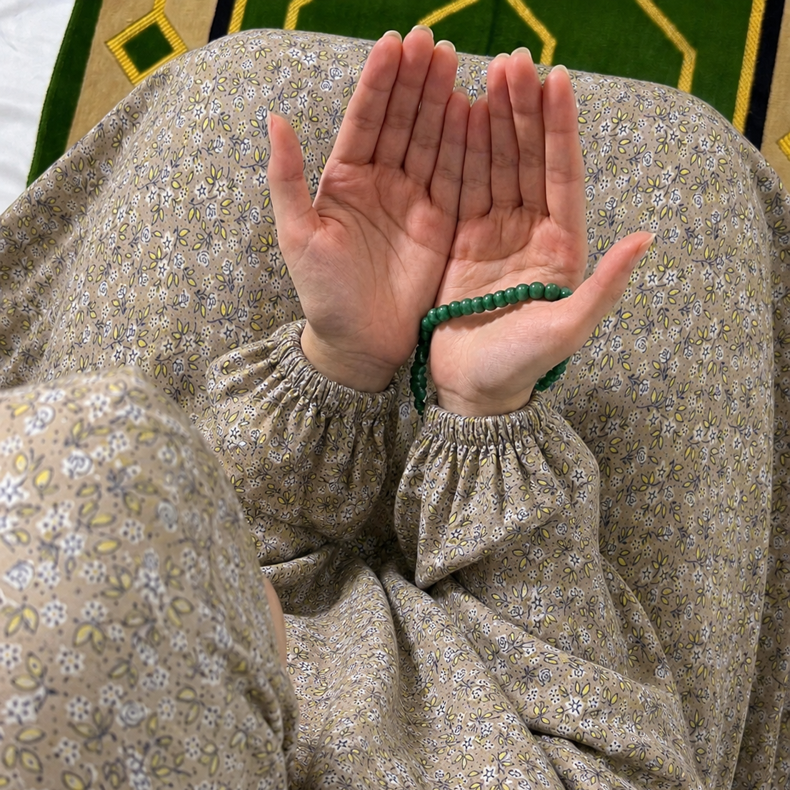 Printed Namaz Chadar with sleeves and Naqab- NC3379