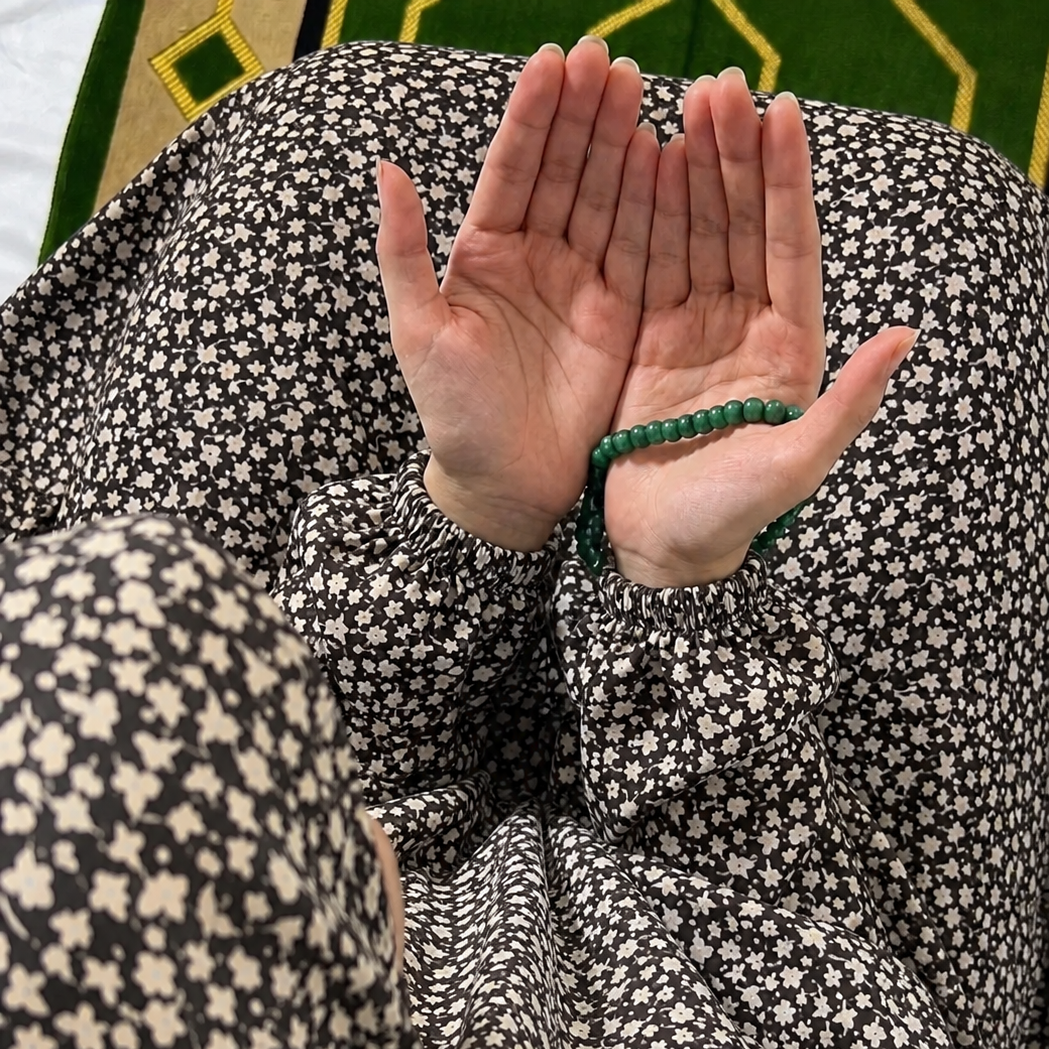 Printed Namaz Chadar with sleeves and Naqab- NC3381