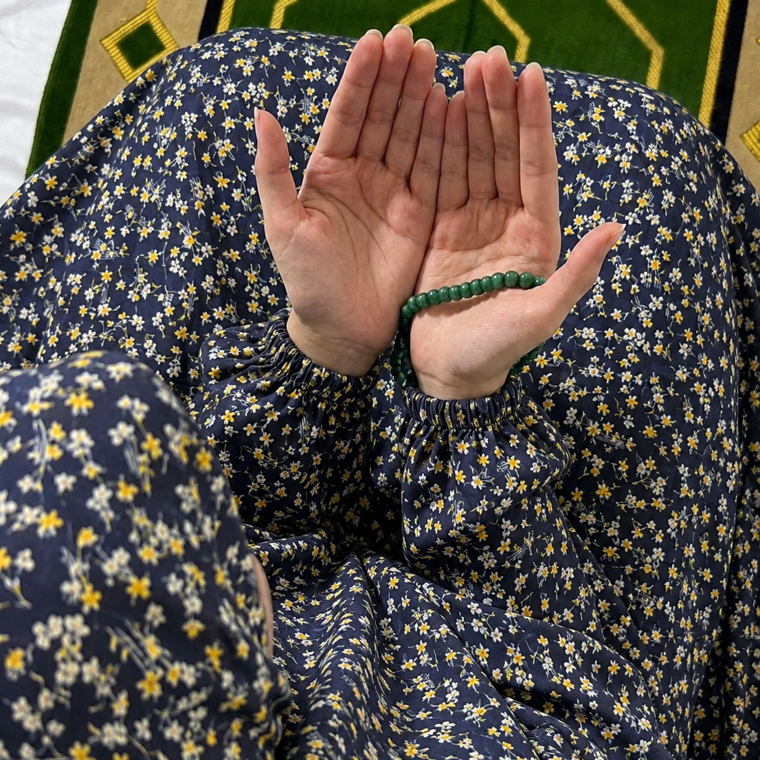 Printed Namaz Chadar with sleeves and Naqab- NC3382