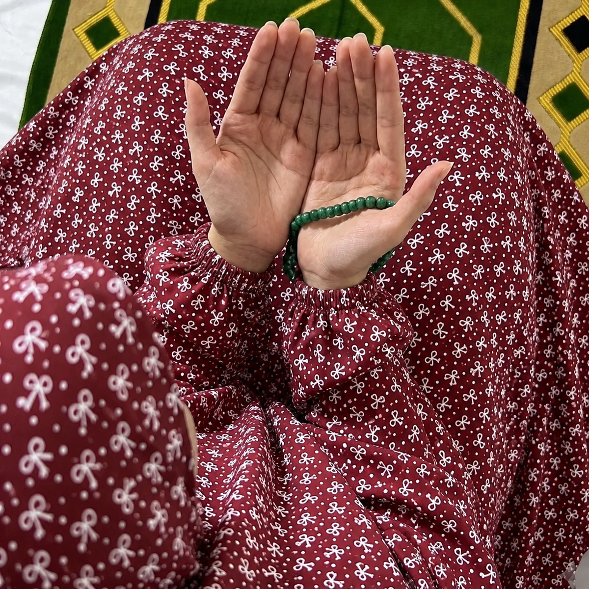 Printed Namaz Chadar with sleeves and Naqab- NC3385
