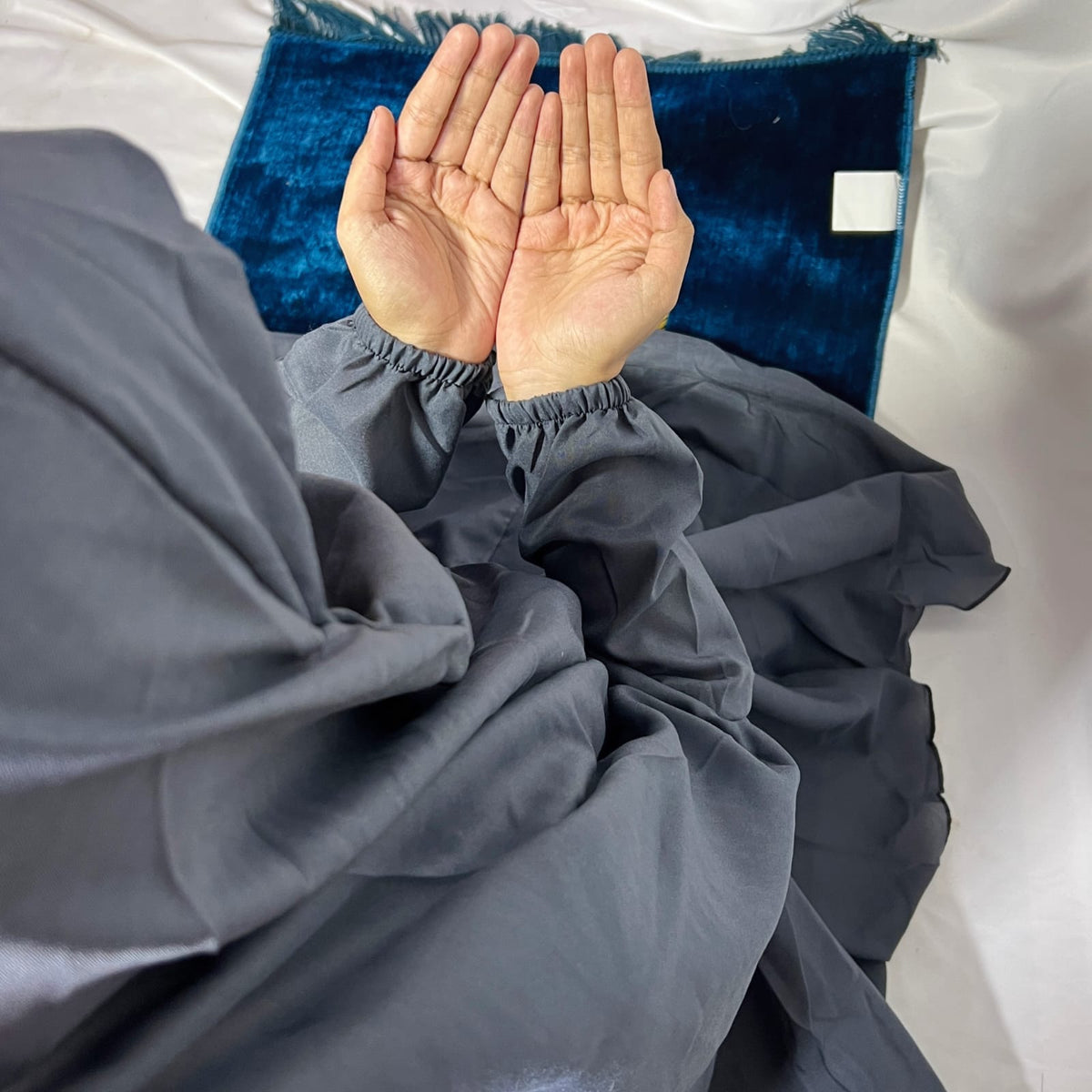 PLAIN NAMAZ CHADDAR-DARK-GREY