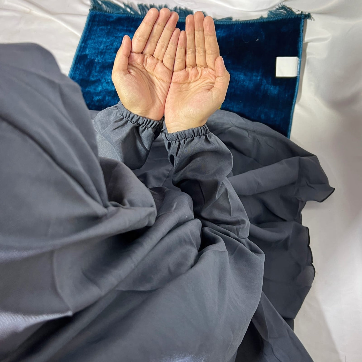 PLAIN NAMAZ CHADDAR-DARK-GREY