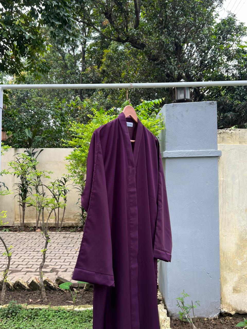 PLAIN CLASSIC ABAYA VOLUME 1  - MEHROON