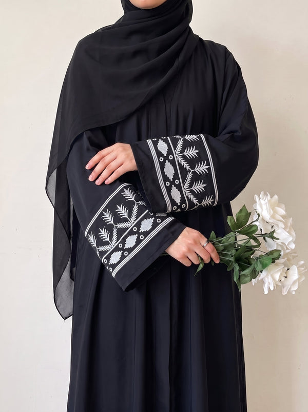 Willow Abayah- Black
