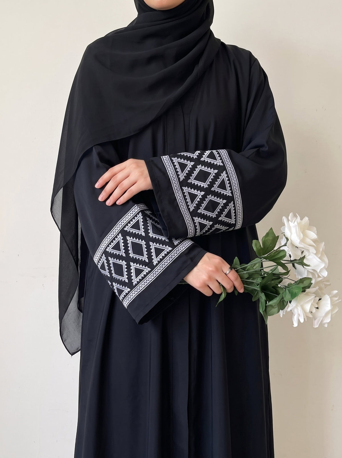 The Prism Abayah - Black