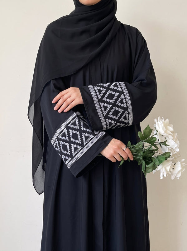 The Prism Abayah - Black