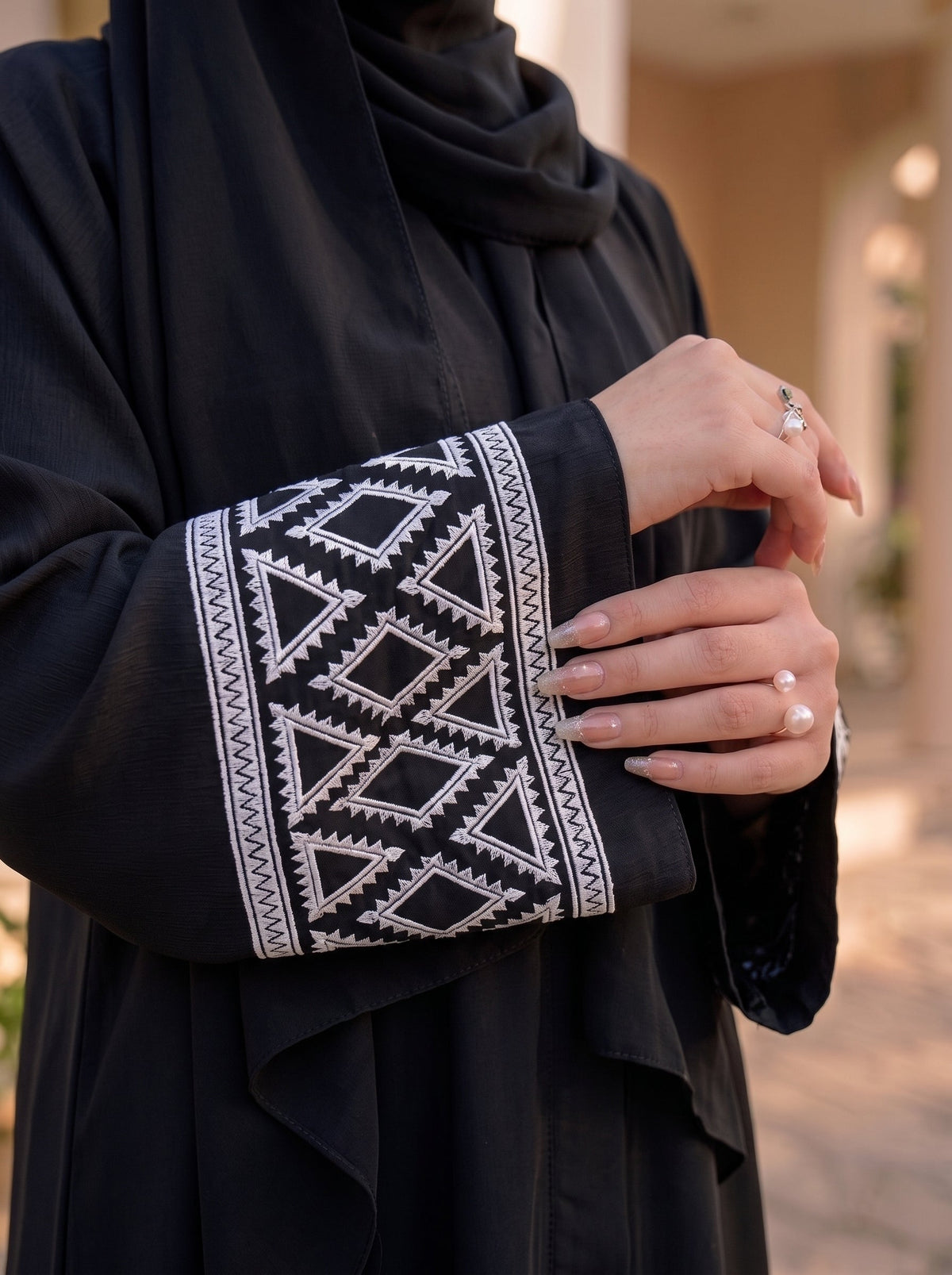 The Prism Abayah - Black