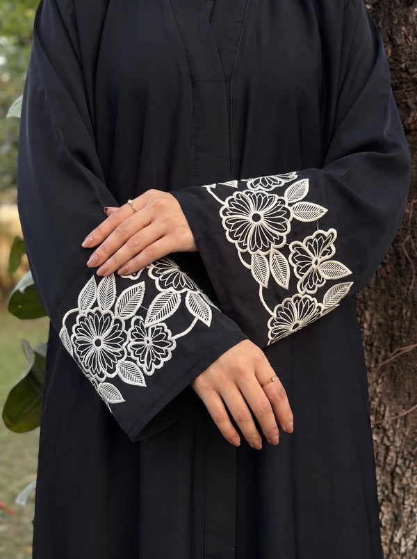 Petal Muse Abayah - Black