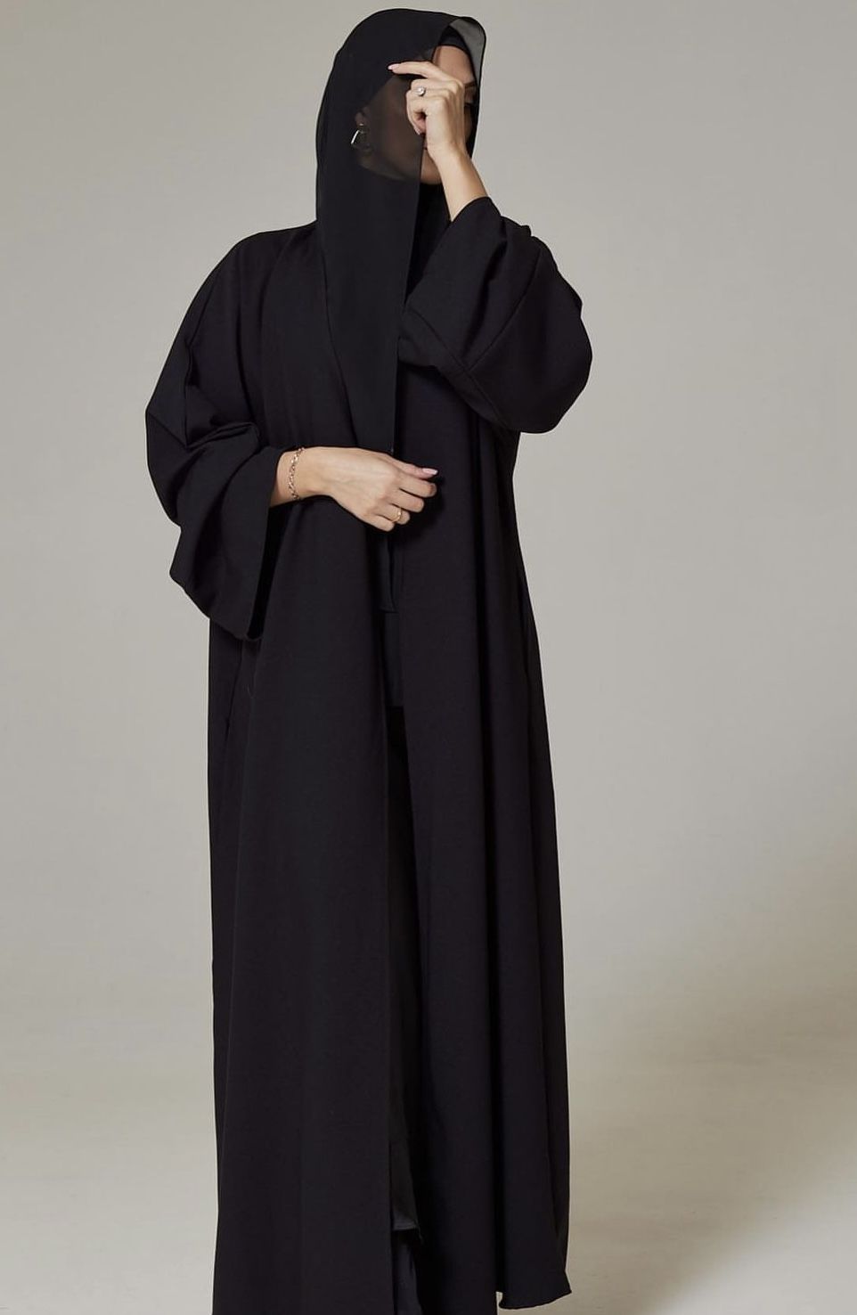 PLAIN CLASSIC ABAYA VOLUME 1 - BLACK