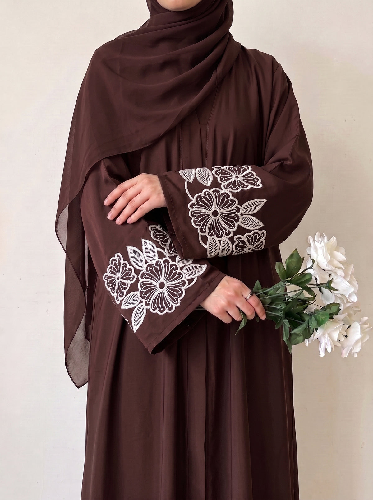 Petal Muse Abayah - Seal Brown