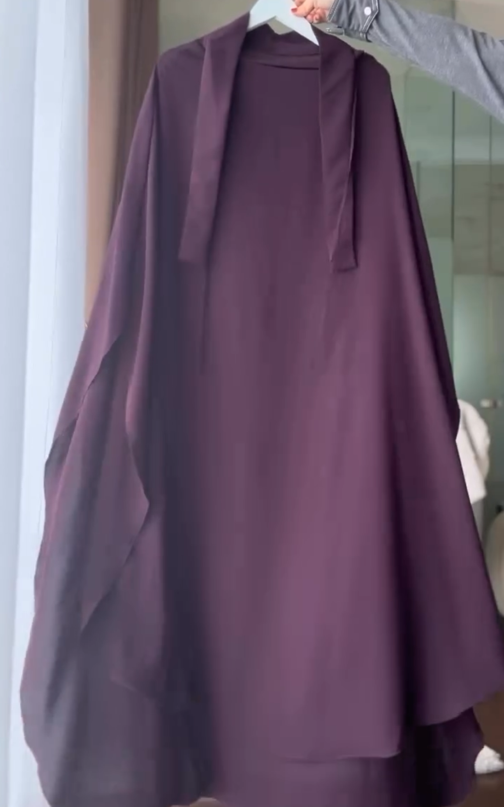 Soft Nida Snowy Abaya (Comfy Luxe)- Mehroon