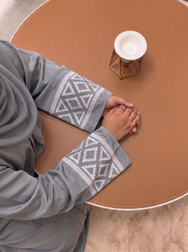 The Prism Abayah - Smoky Grey