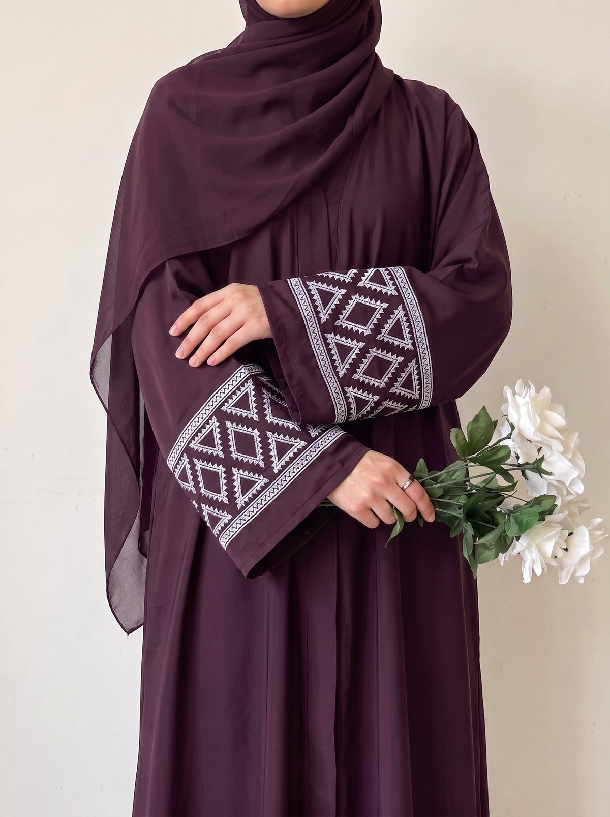 The Prism Abayah - Dark plum