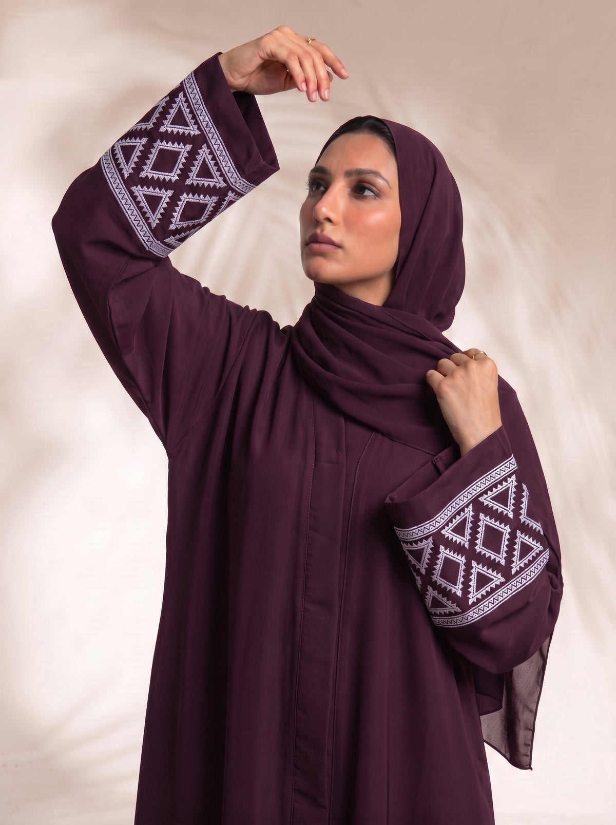 The Prism Abayah - Dark plum