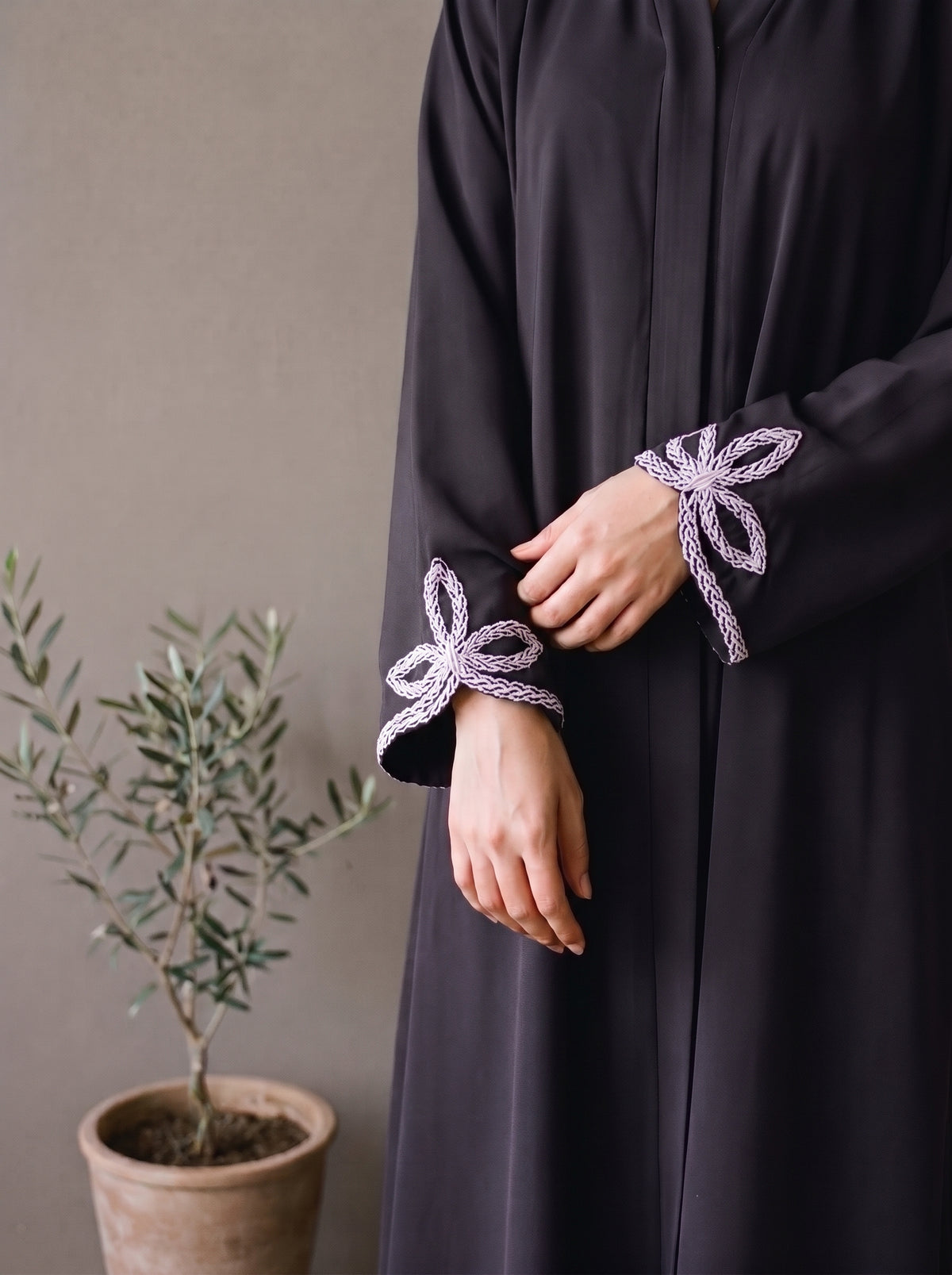 Leaf Cutwork Abayah - Neutral Purple