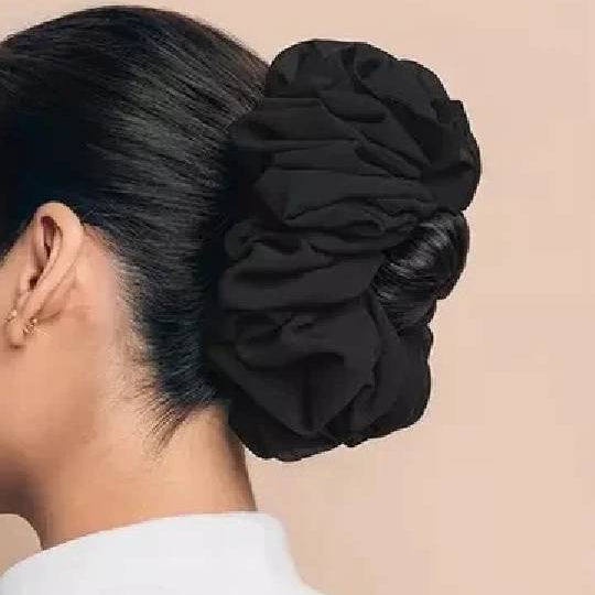 VOLUMIZING GEORGETTE SCRUNCHIE - BLACK
